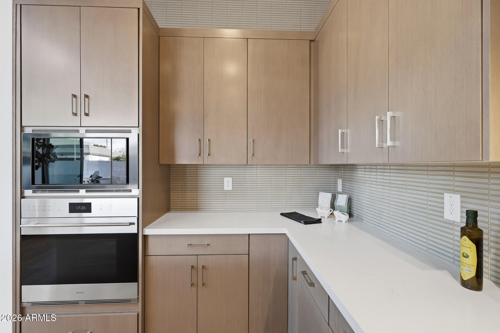 100 W Northern Avenue 6