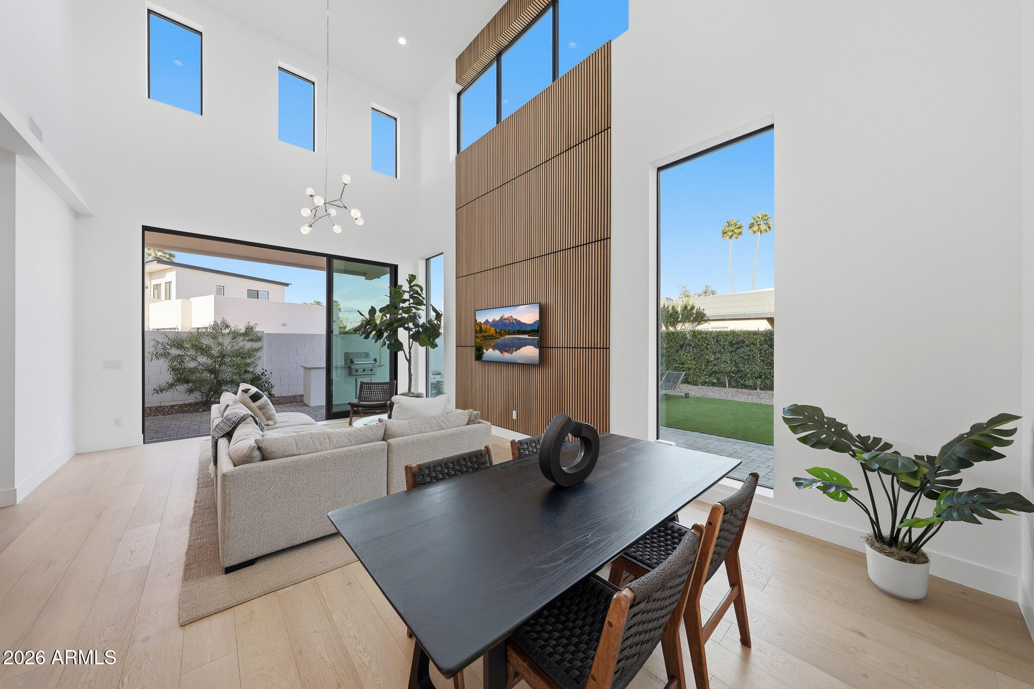 100 W Northern Avenue 6