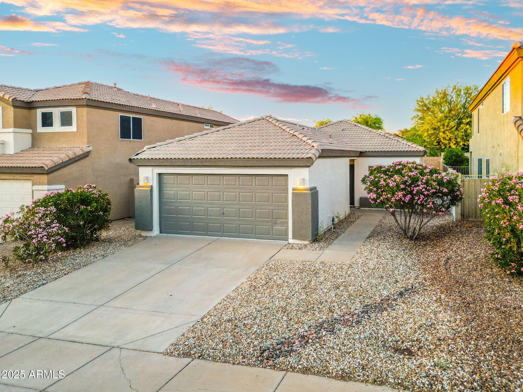 4446 E CHAPAROSA Way