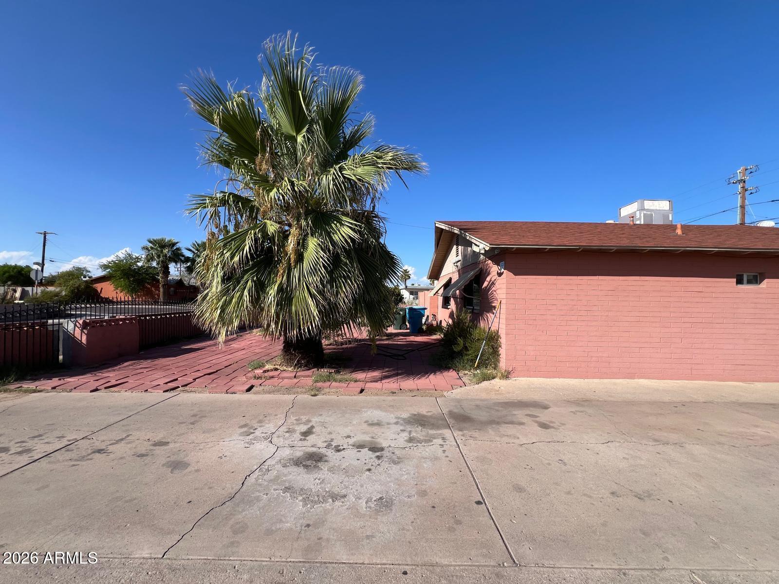 3053 N 53RD Drive