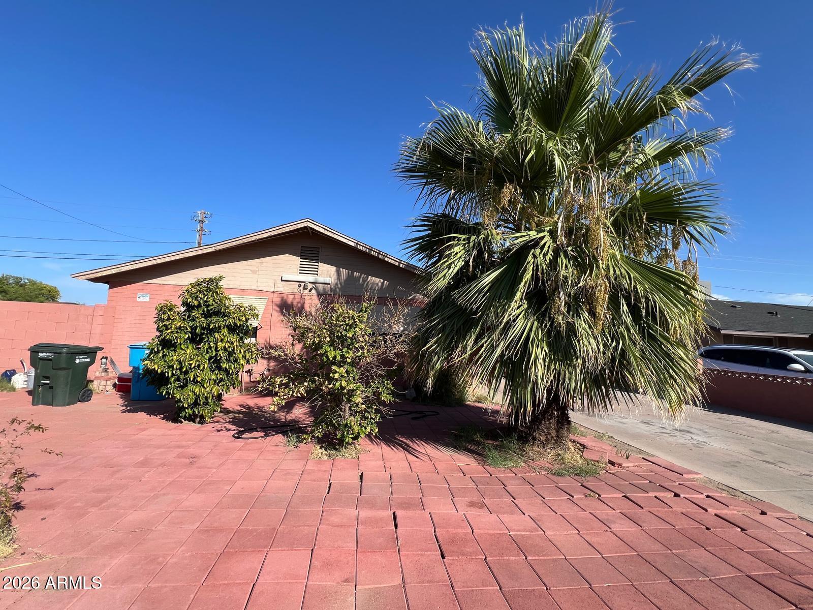 3053 N 53RD Drive