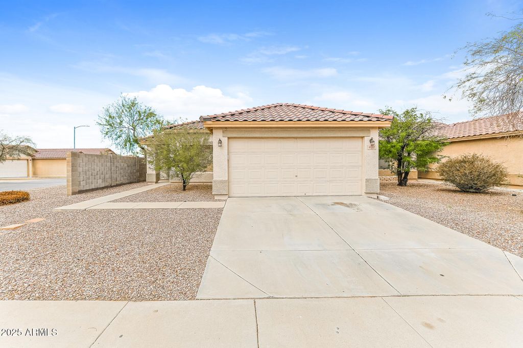Photo of 692 W Jardin Drive, Casa Grande, AZ 85122 (MLS # 6913990)