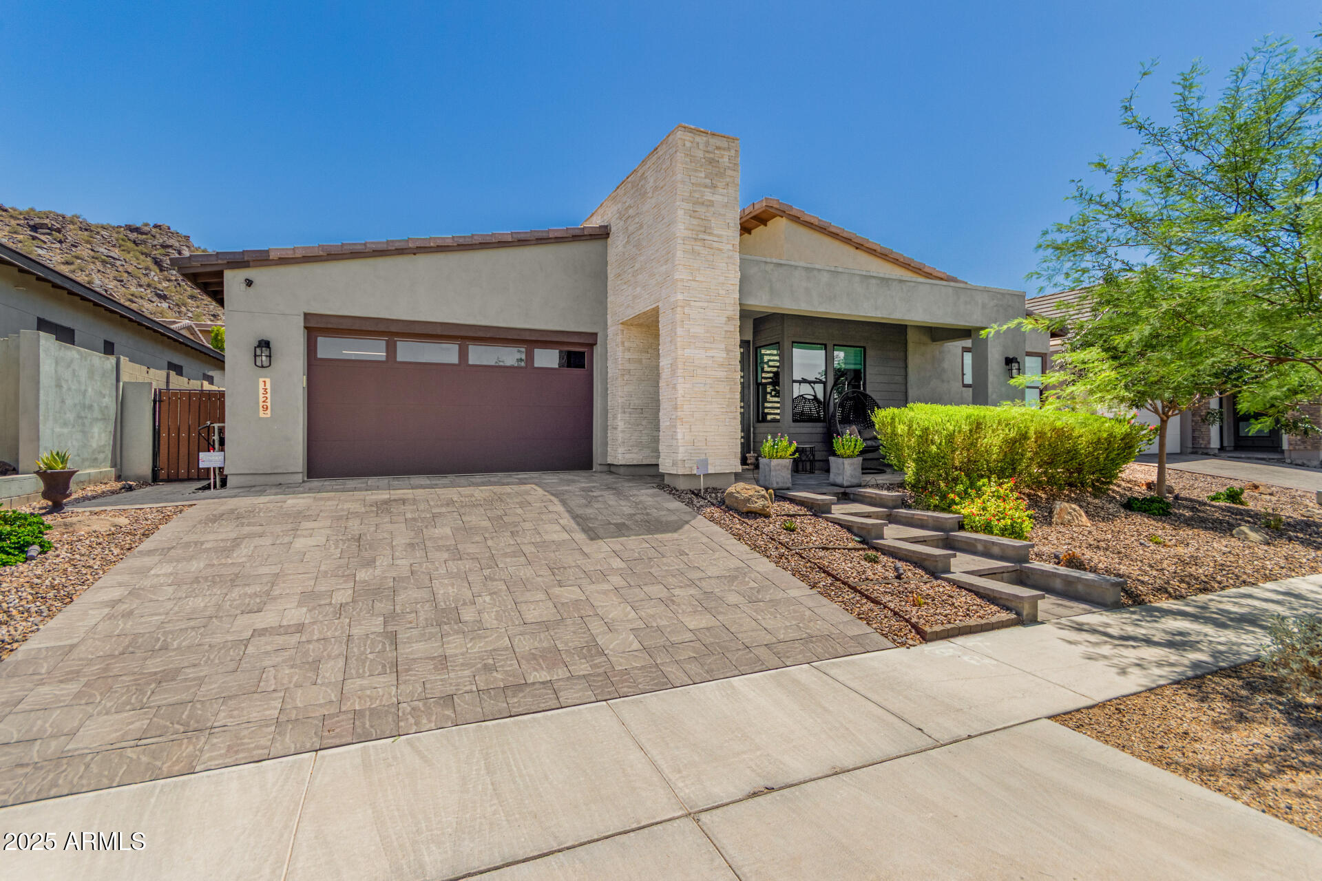 1329 E MONTE Way