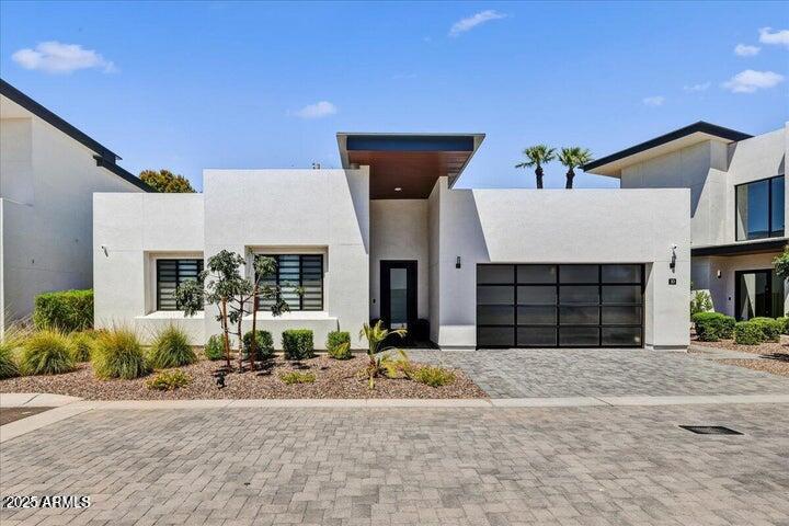 100 W NORTHERN Avenue 8