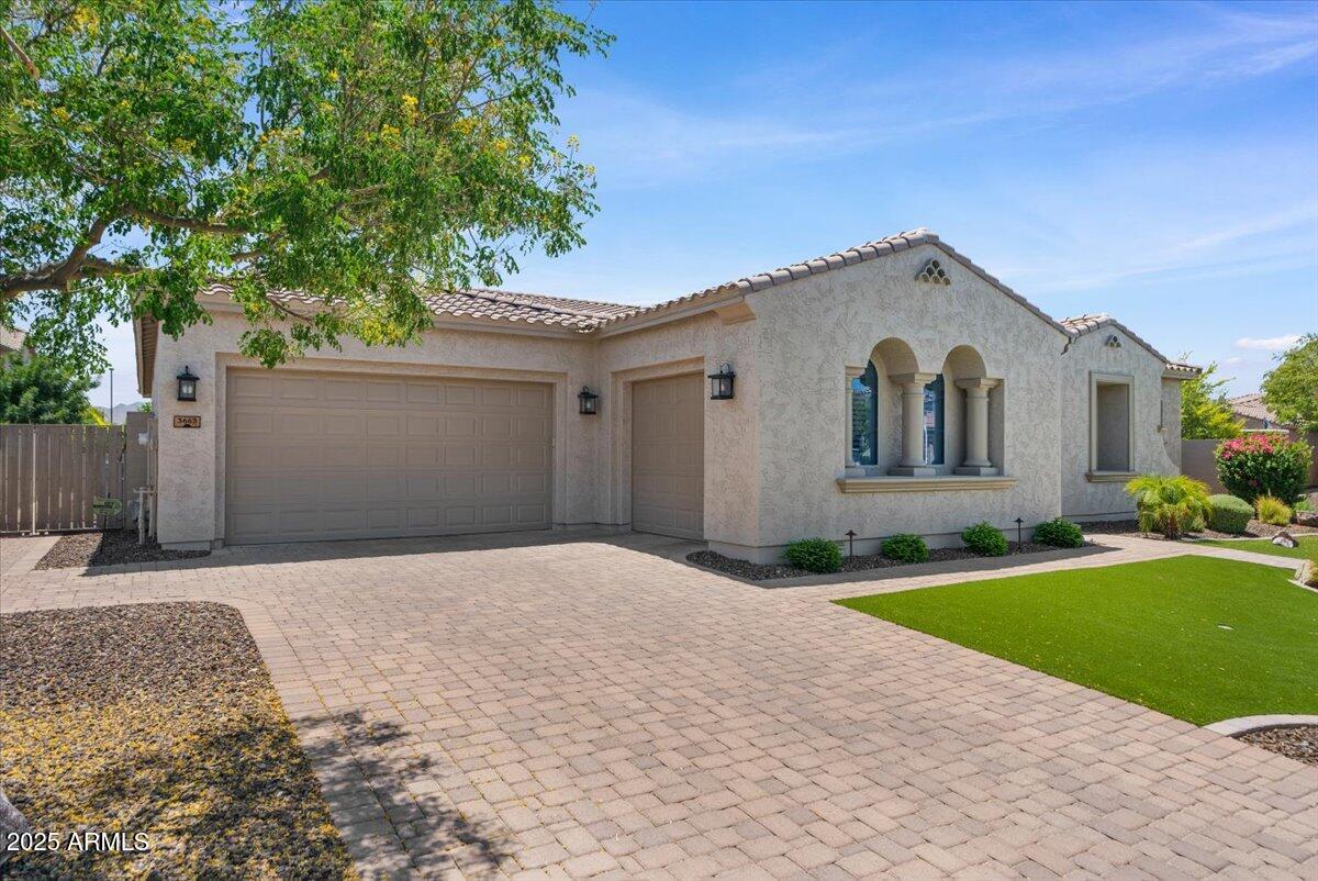 3663 E STRAWBERRY Drive