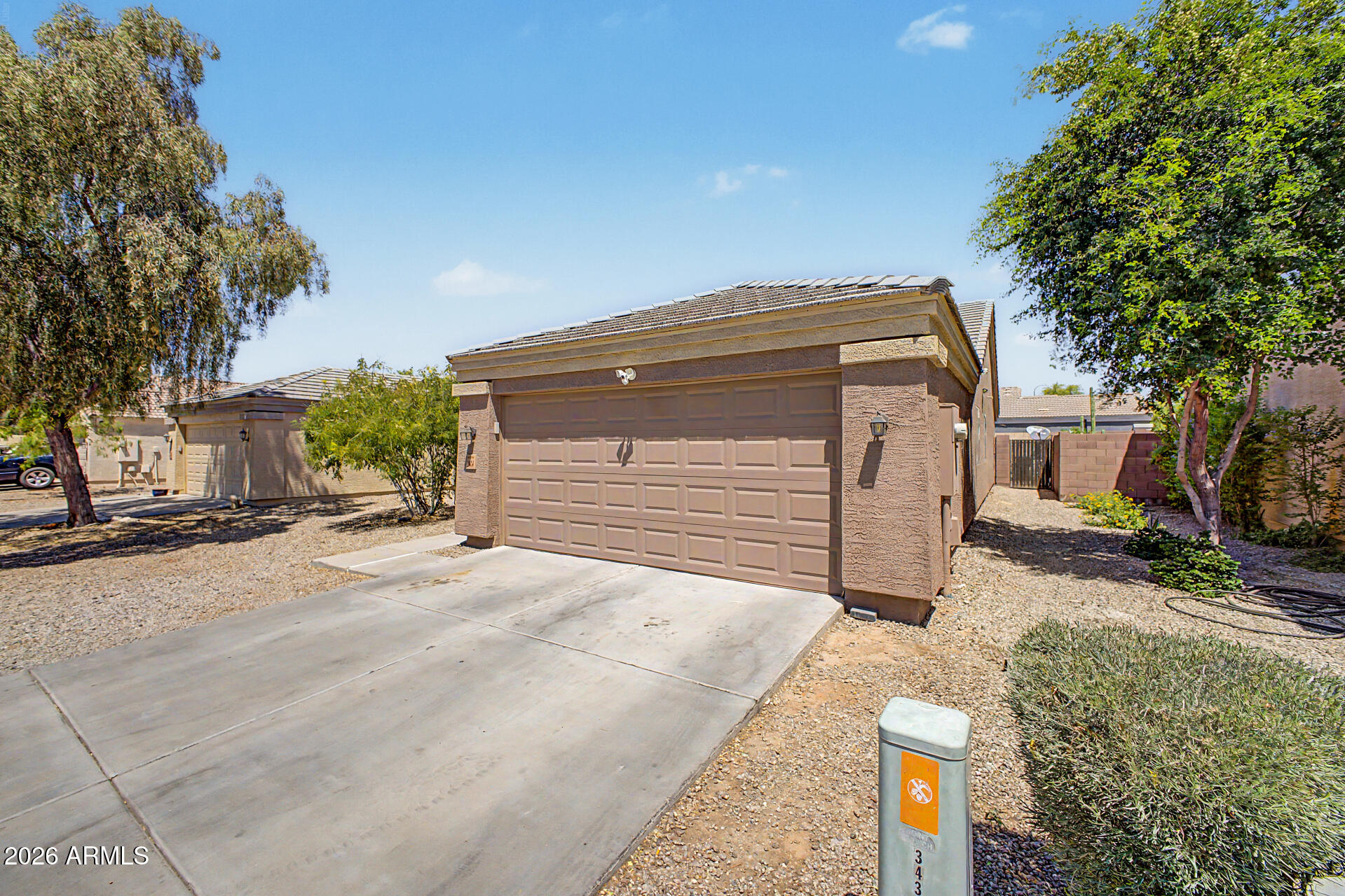 3434 W SUNLAND Avenue