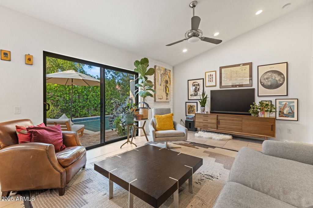 Photo of 948 E Driftwood Drive, Tempe, AZ 85283 (MLS # 6912973)