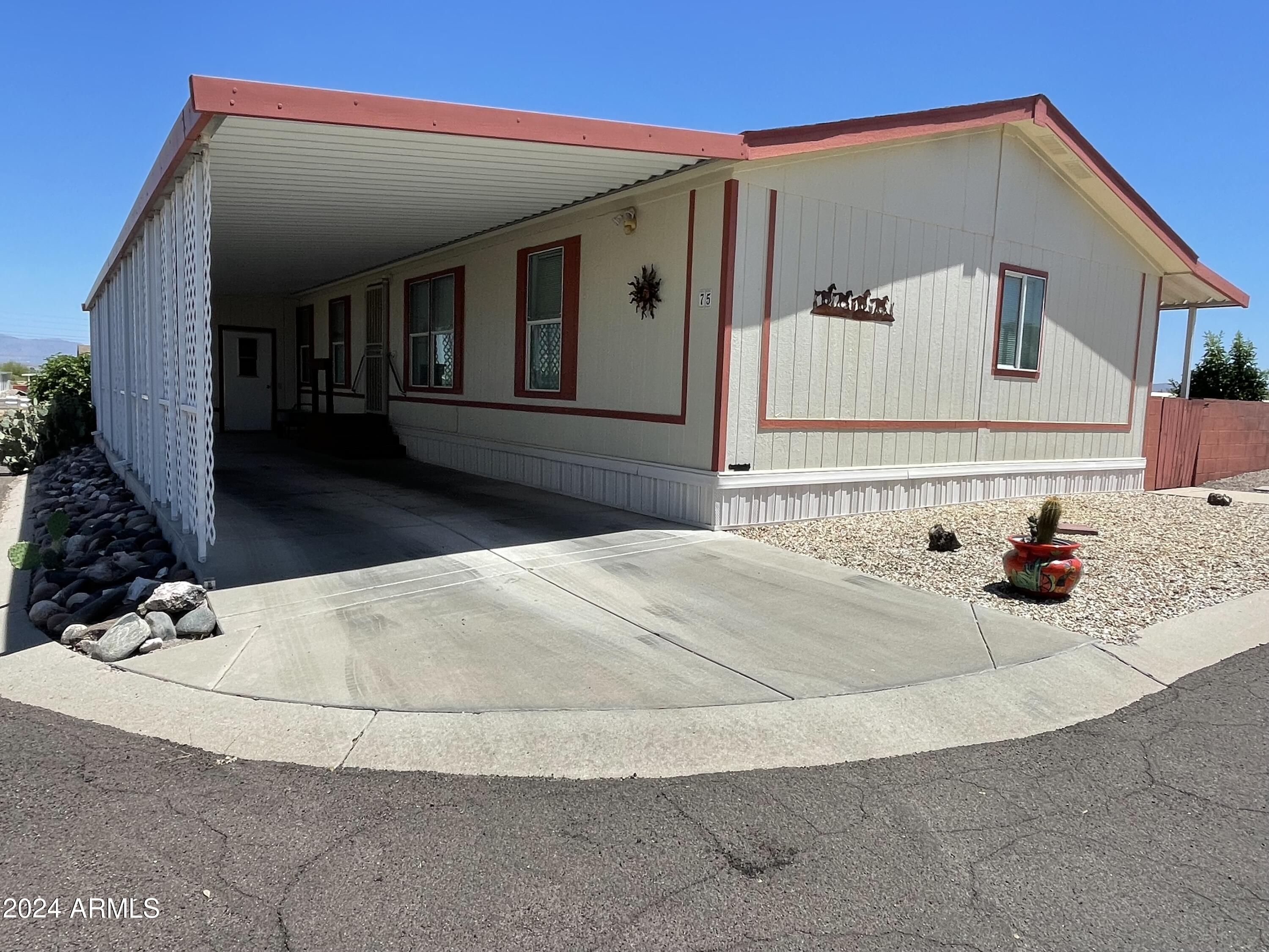 View Wickenburg, AZ 85390 mobile home