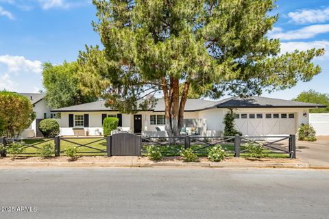 Photo of 3308 N 51st Street, Phoenix, AZ 85018 (MLS # 6865155)