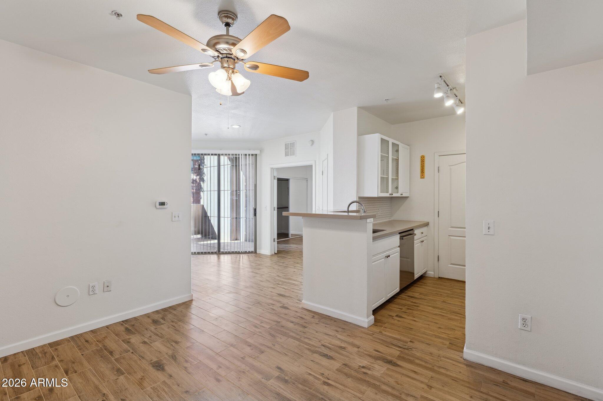 1701 E COLTER Street 182