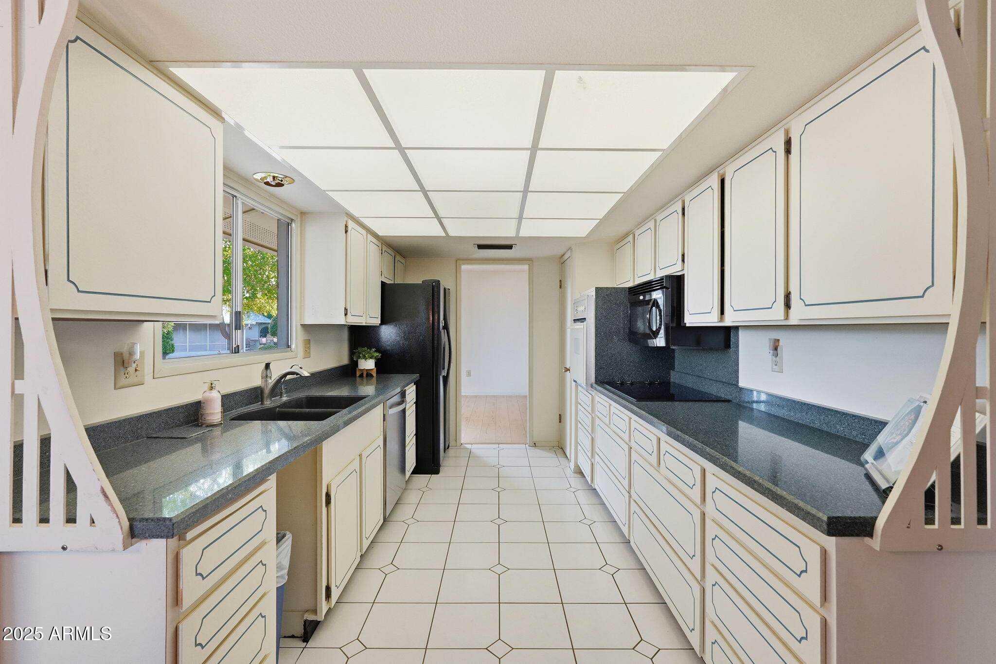 9818 W EMBERWOOD Drive