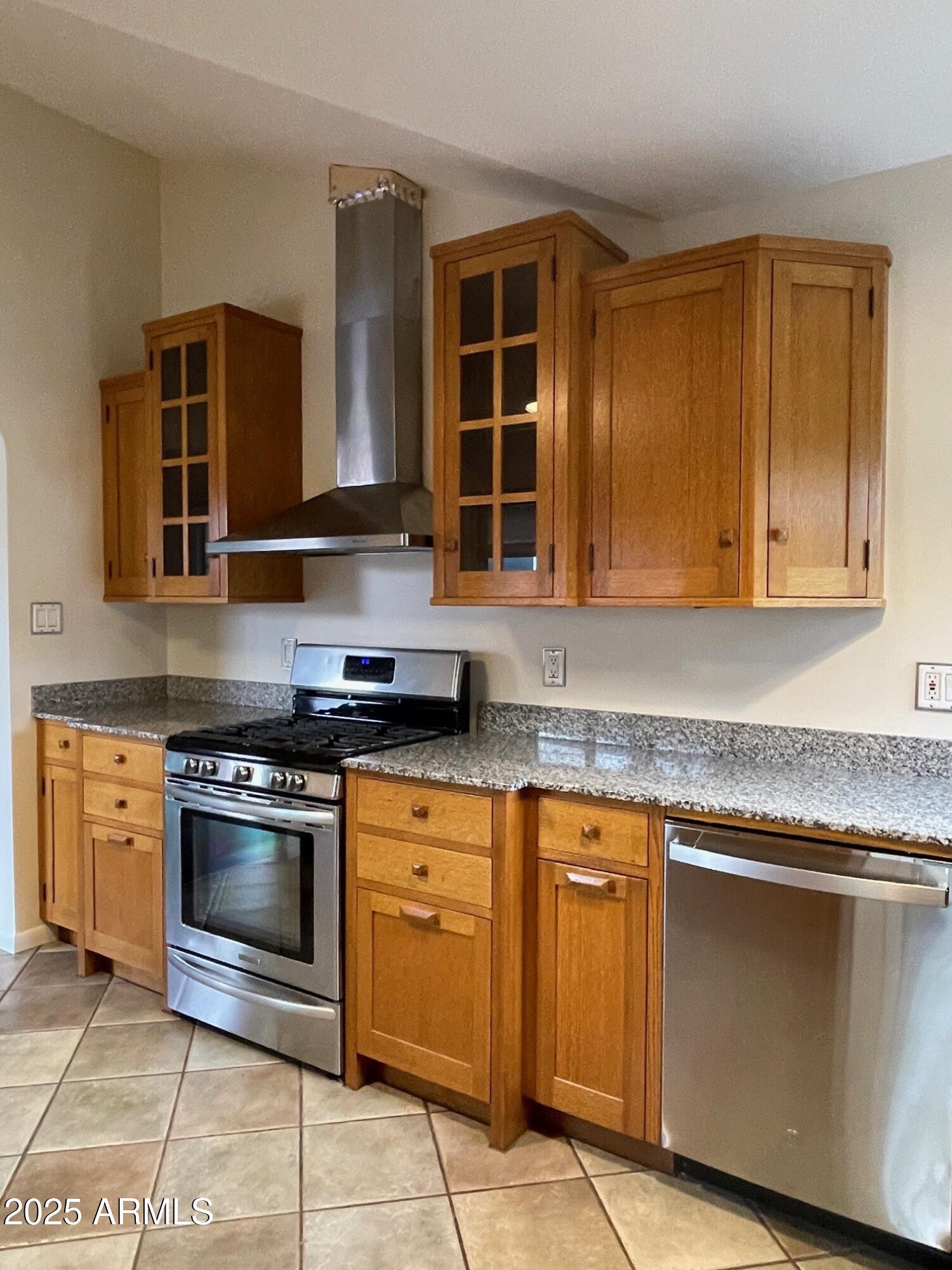 538 W HOLLY Street W