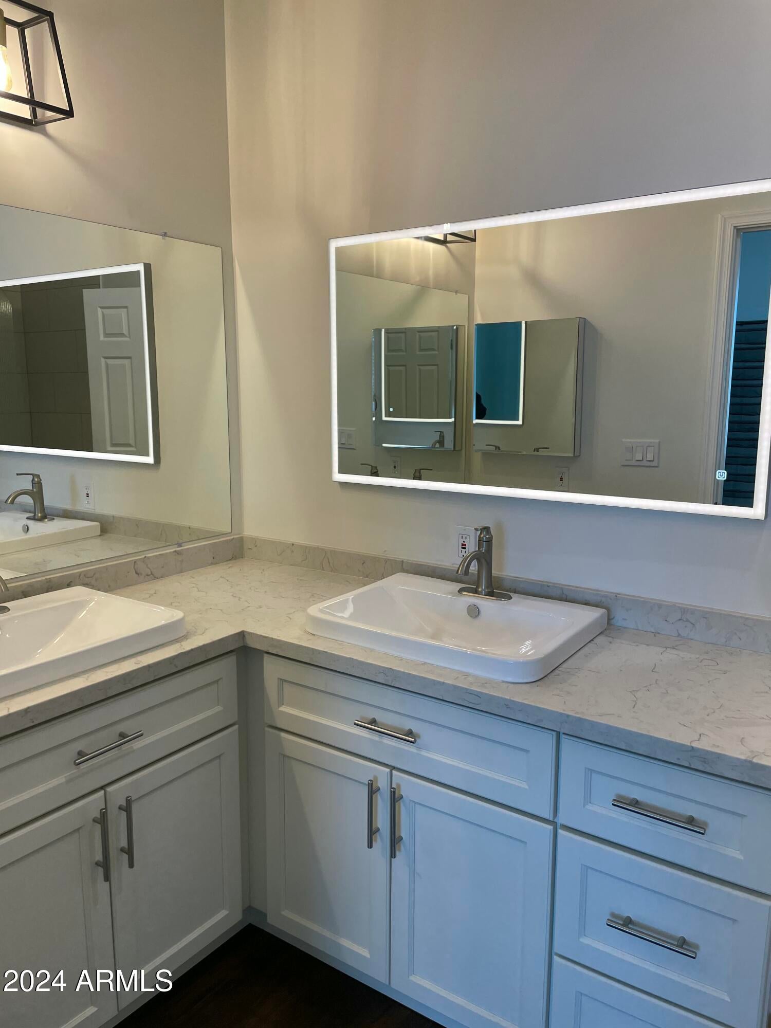 1941 W Lawrence Road Apt B