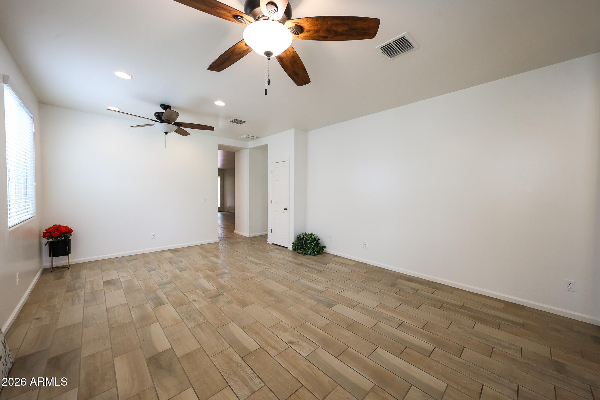 20867 W ELM Way
