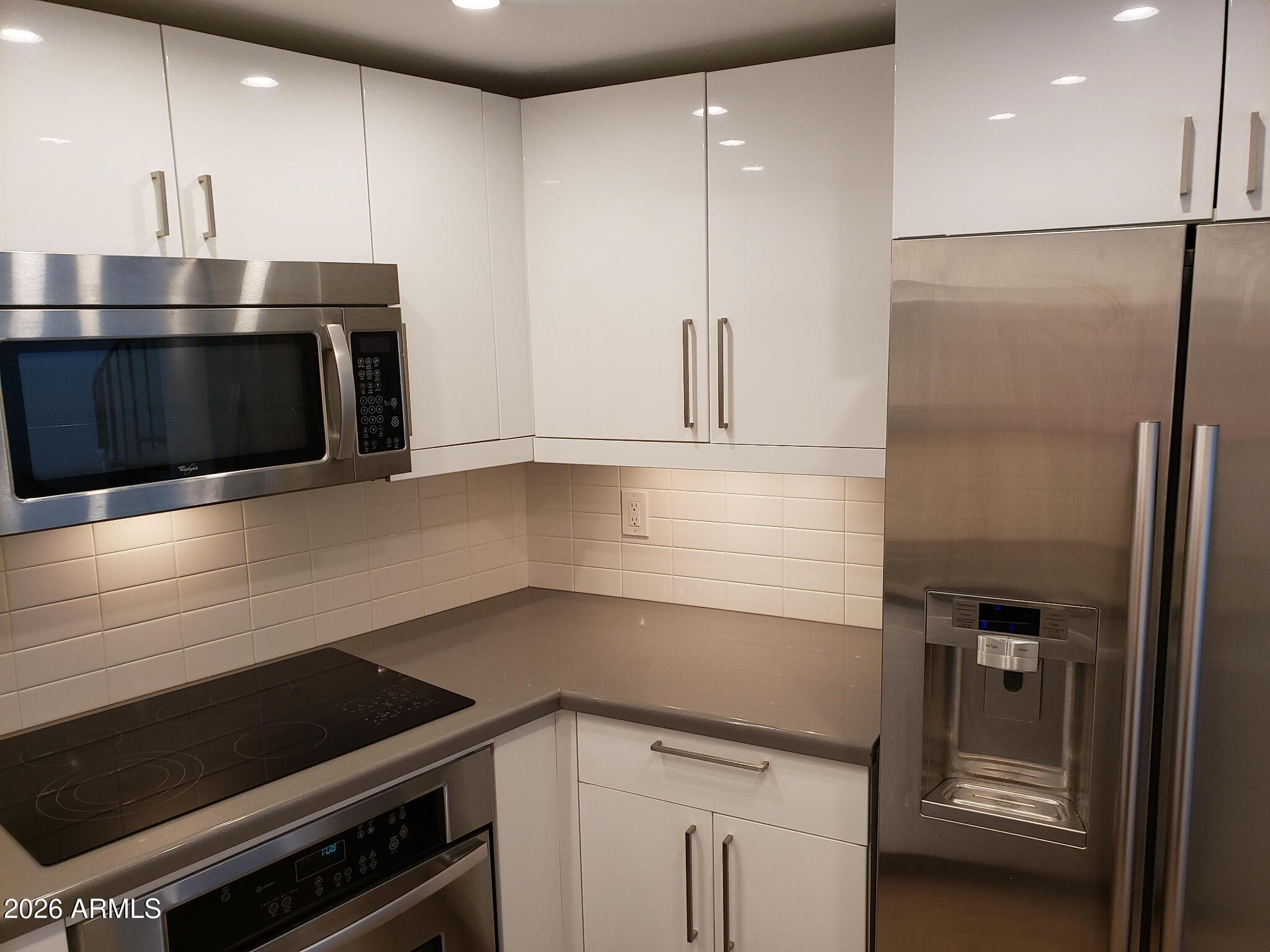 385 W PIERSON Street F3
