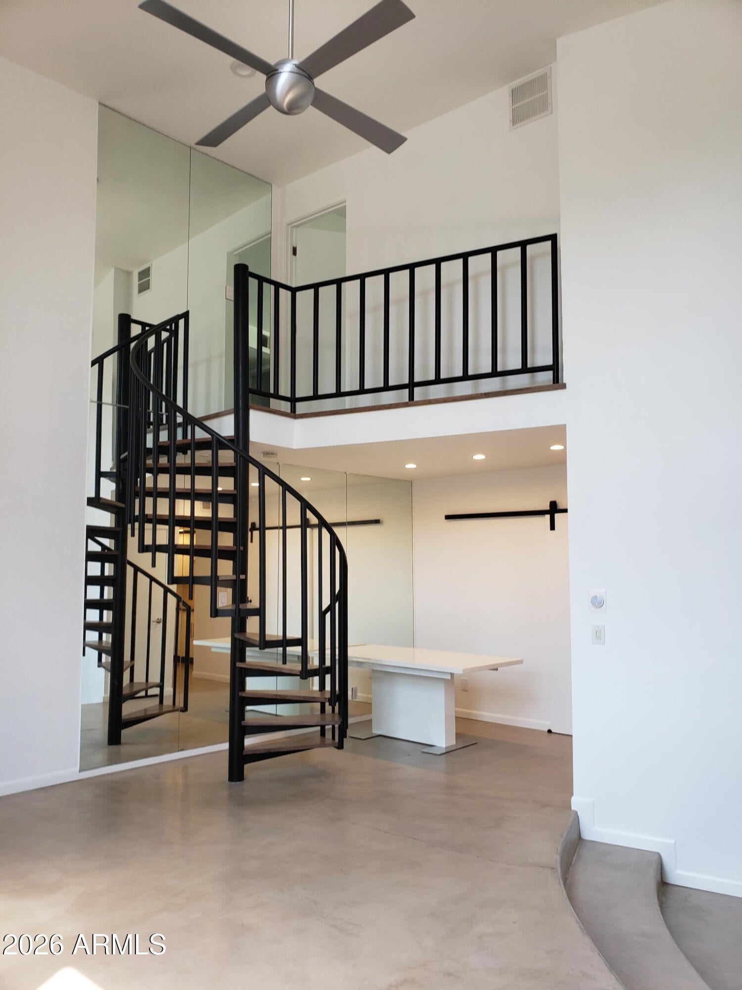 385 W PIERSON Street F3