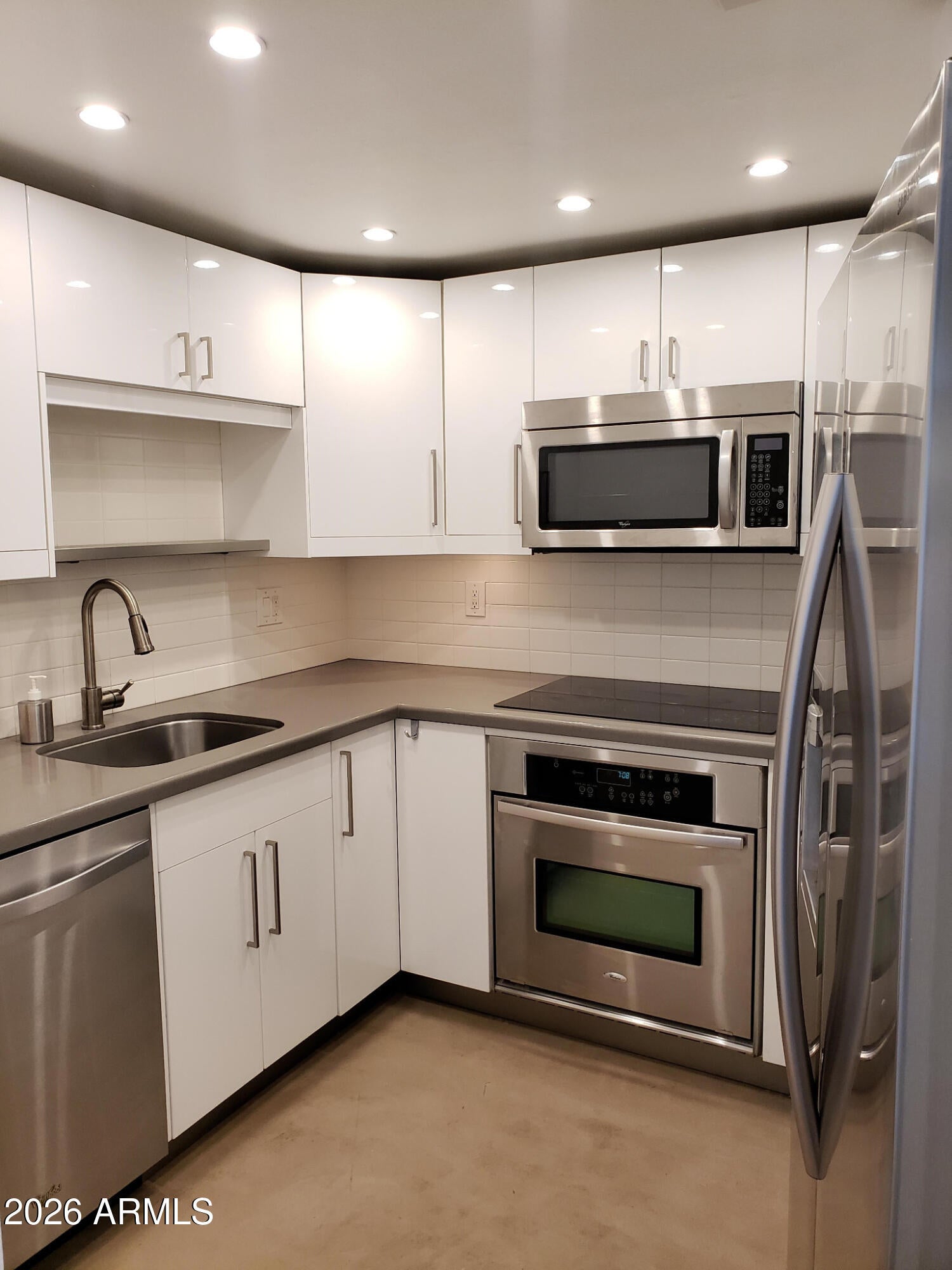 385 W PIERSON Street F3