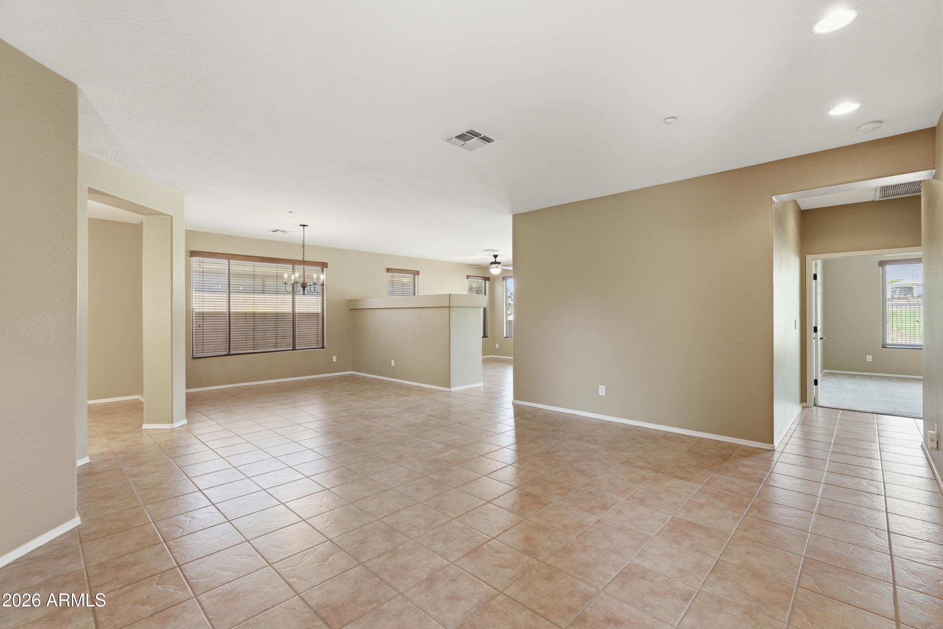2446 W MUIRFIELD Drive