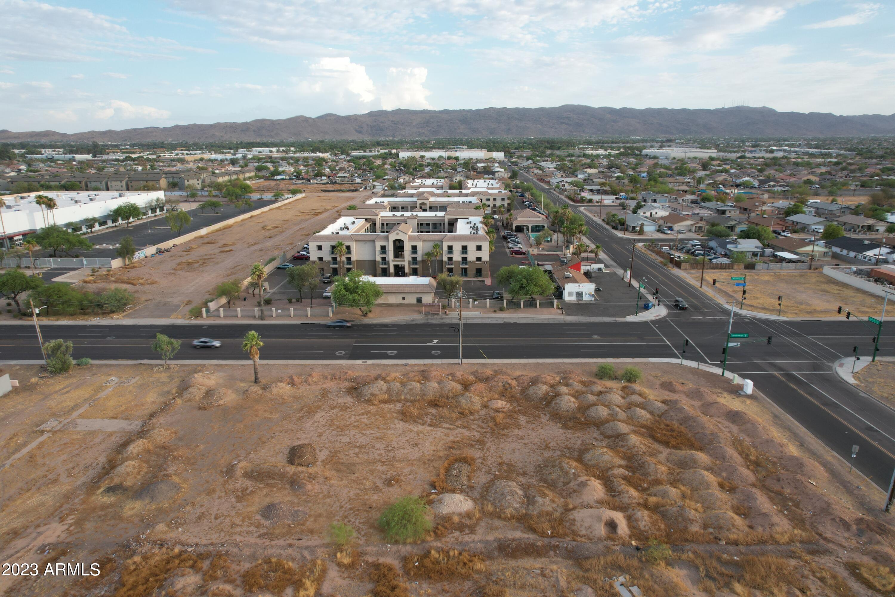 2804 E BROADWAY Road -