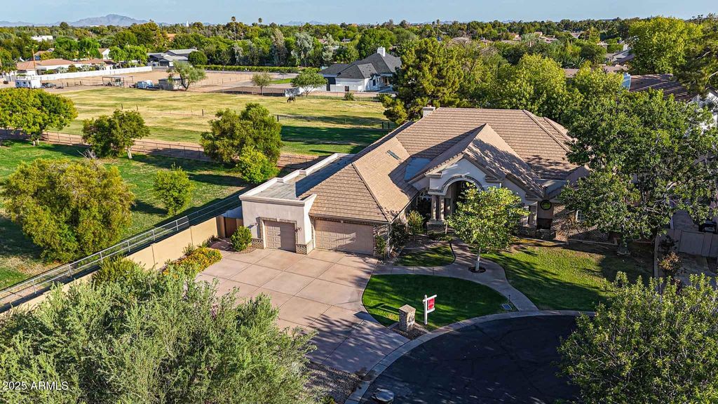 Photo of 8375 S Homestead Lane, Tempe, AZ 85284 (MLS # 6900775)