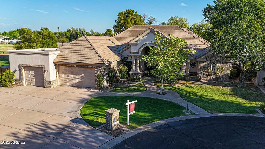 Photo of 8375 S Homestead Lane, Tempe, AZ 85284 (MLS # 6900775)