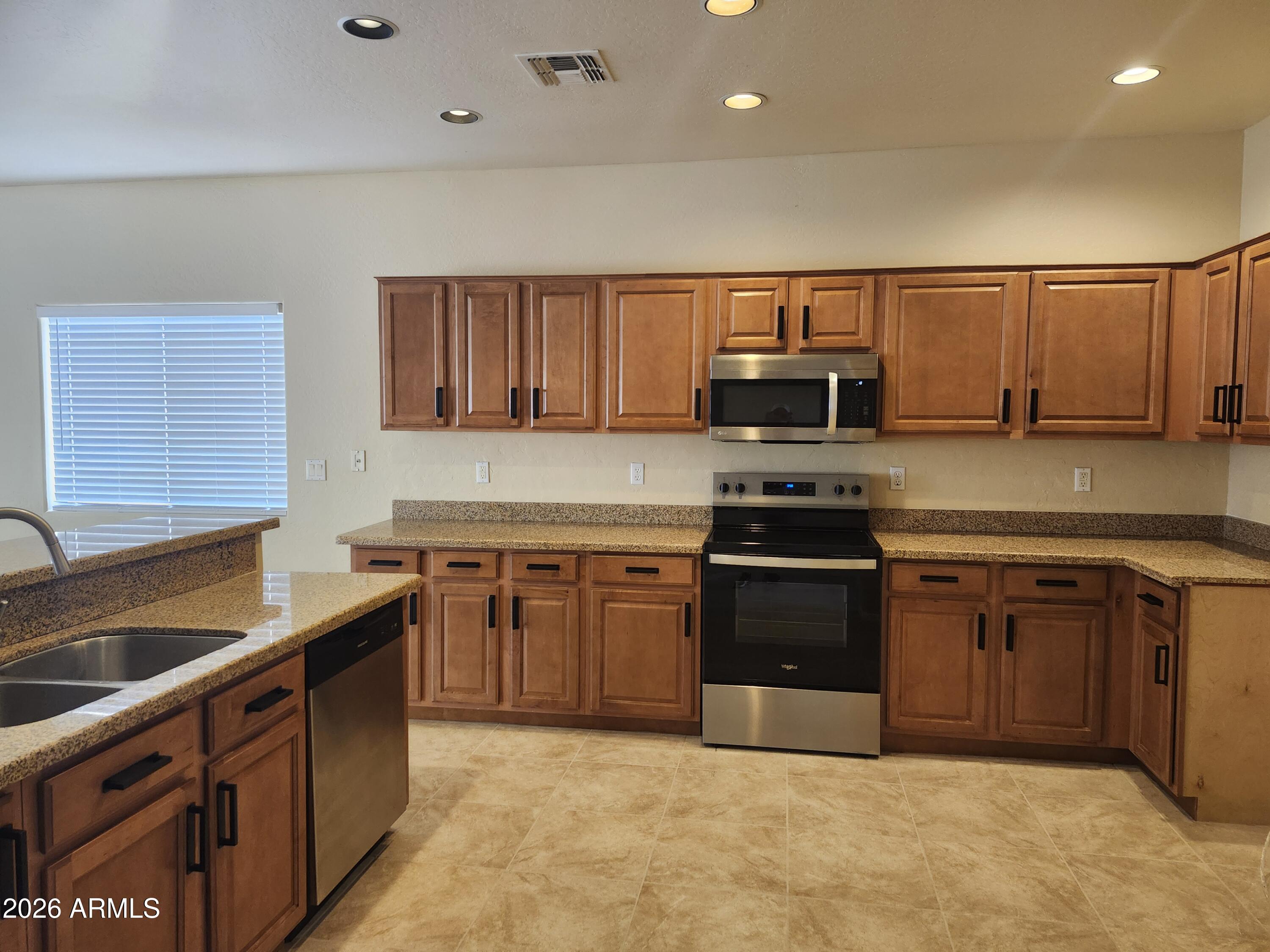 41132 N HUDSON Trail