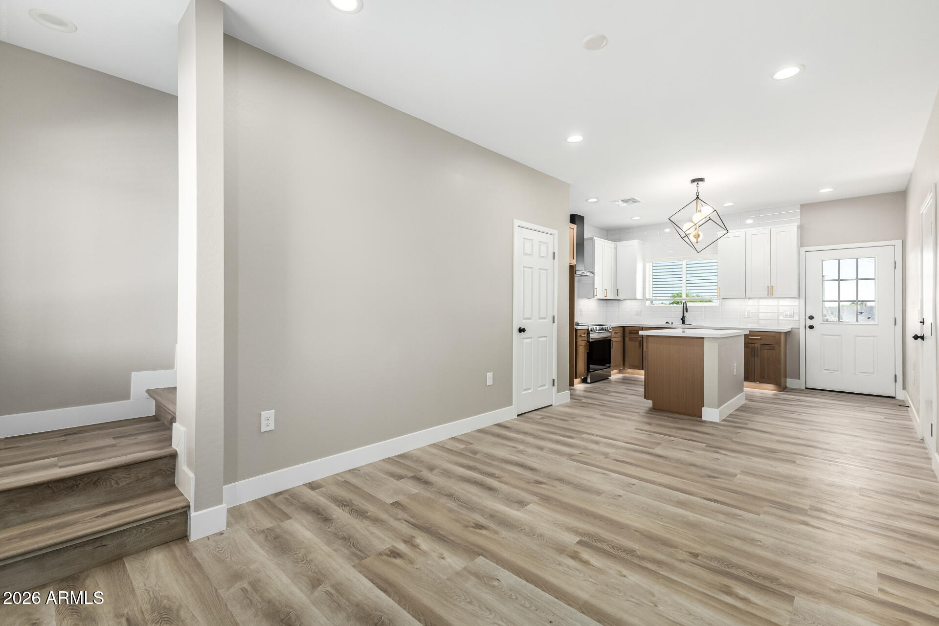 611 E AGUA FRIA Lane