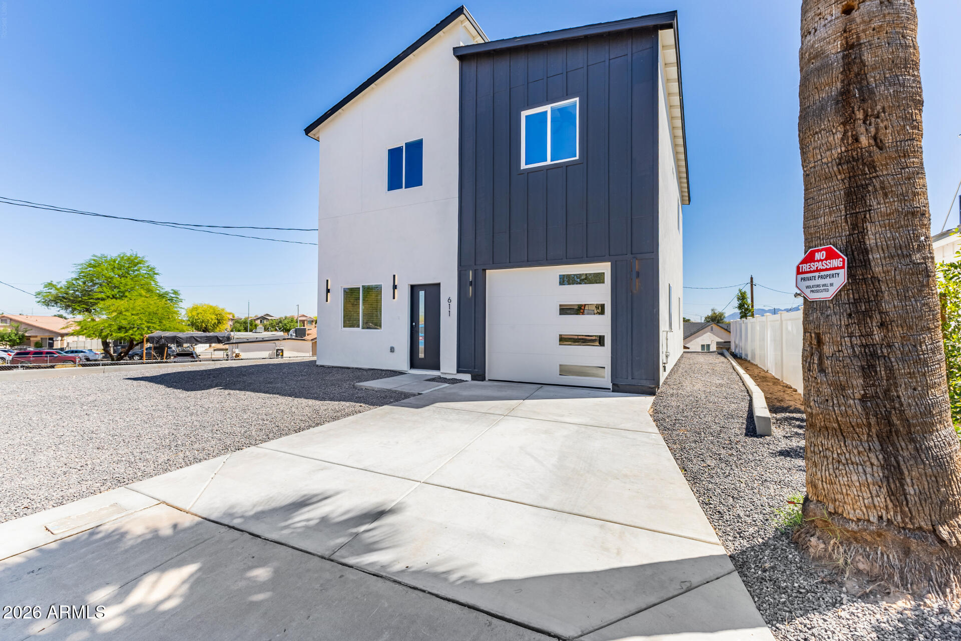 611 E AGUA FRIA Lane