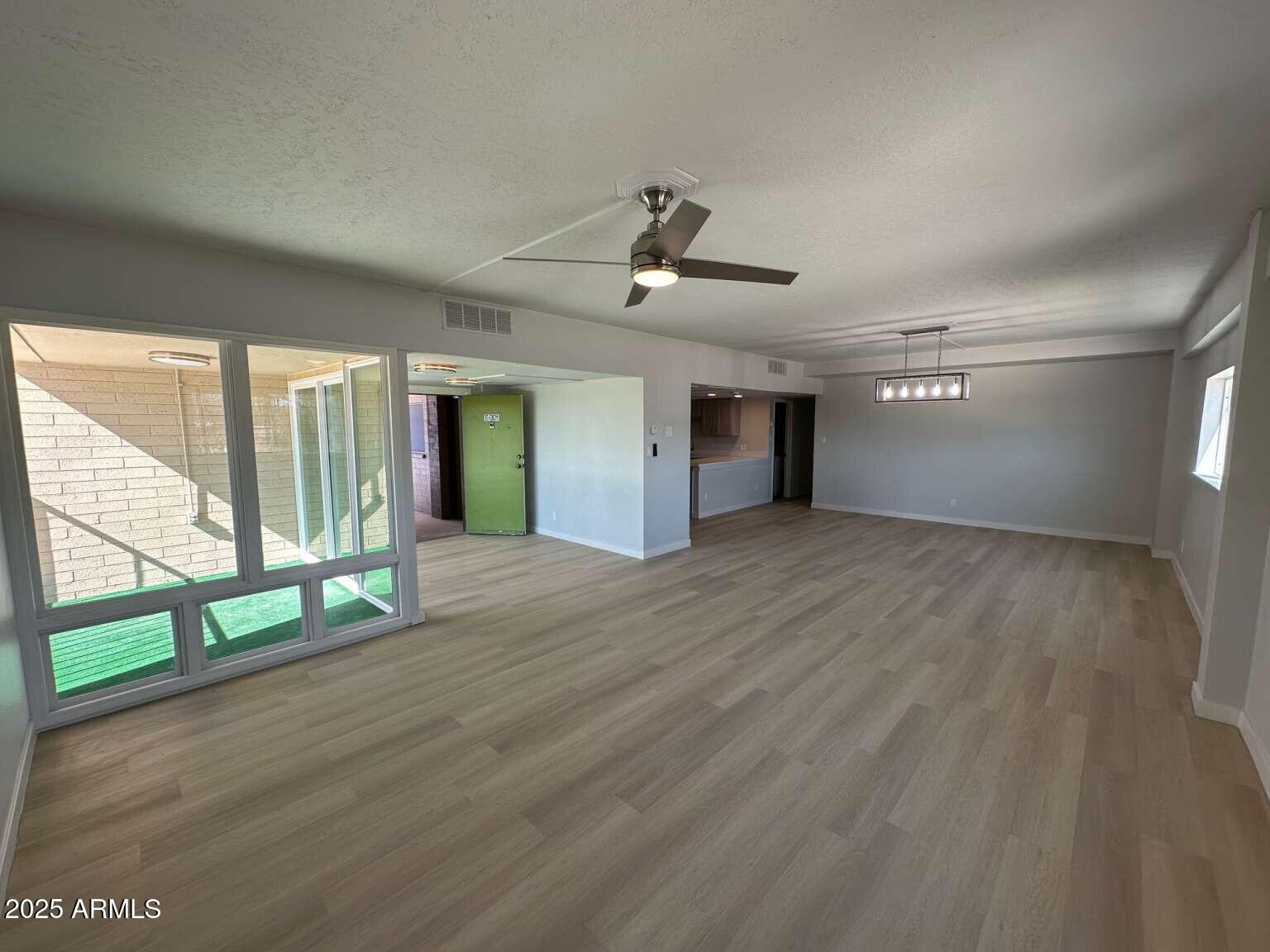 349 E THOMAS Road E301