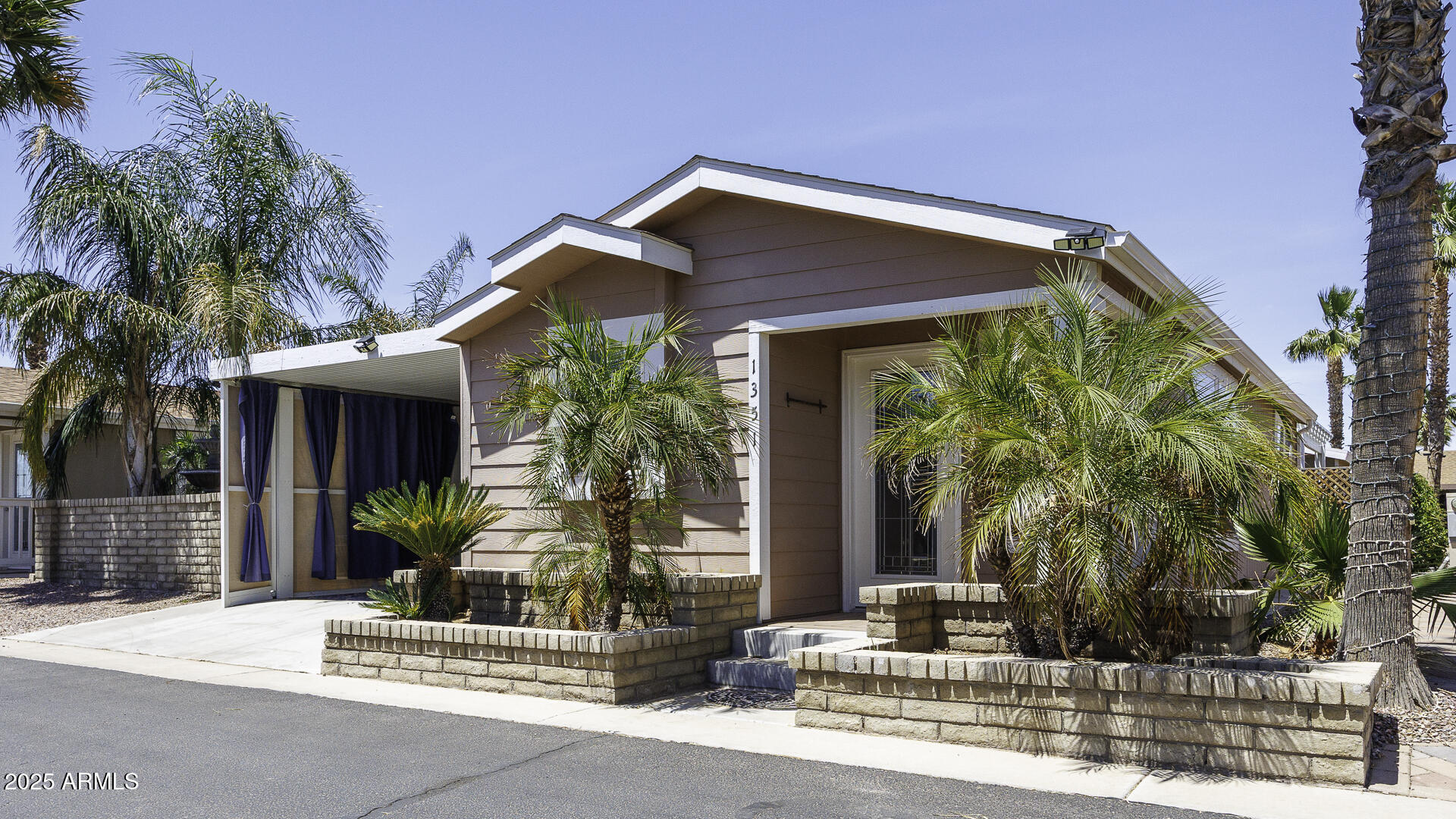 1110 N Henness Road 1351