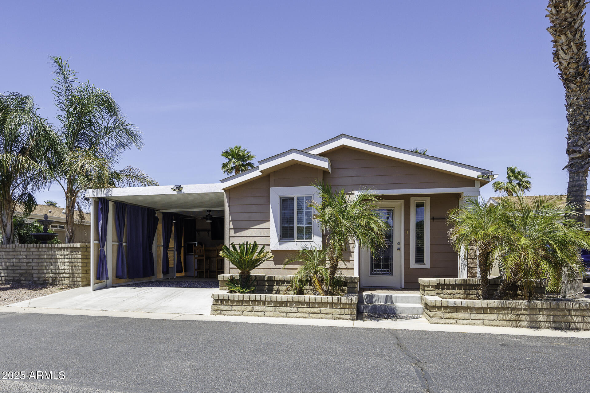 1110 N Henness Road 1351