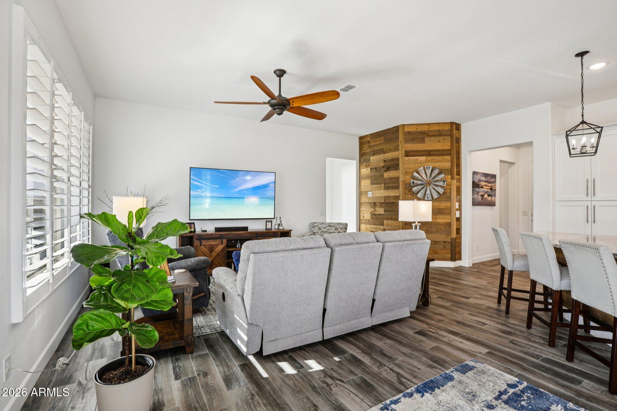 16929 W CAMBRIDGE Avenue