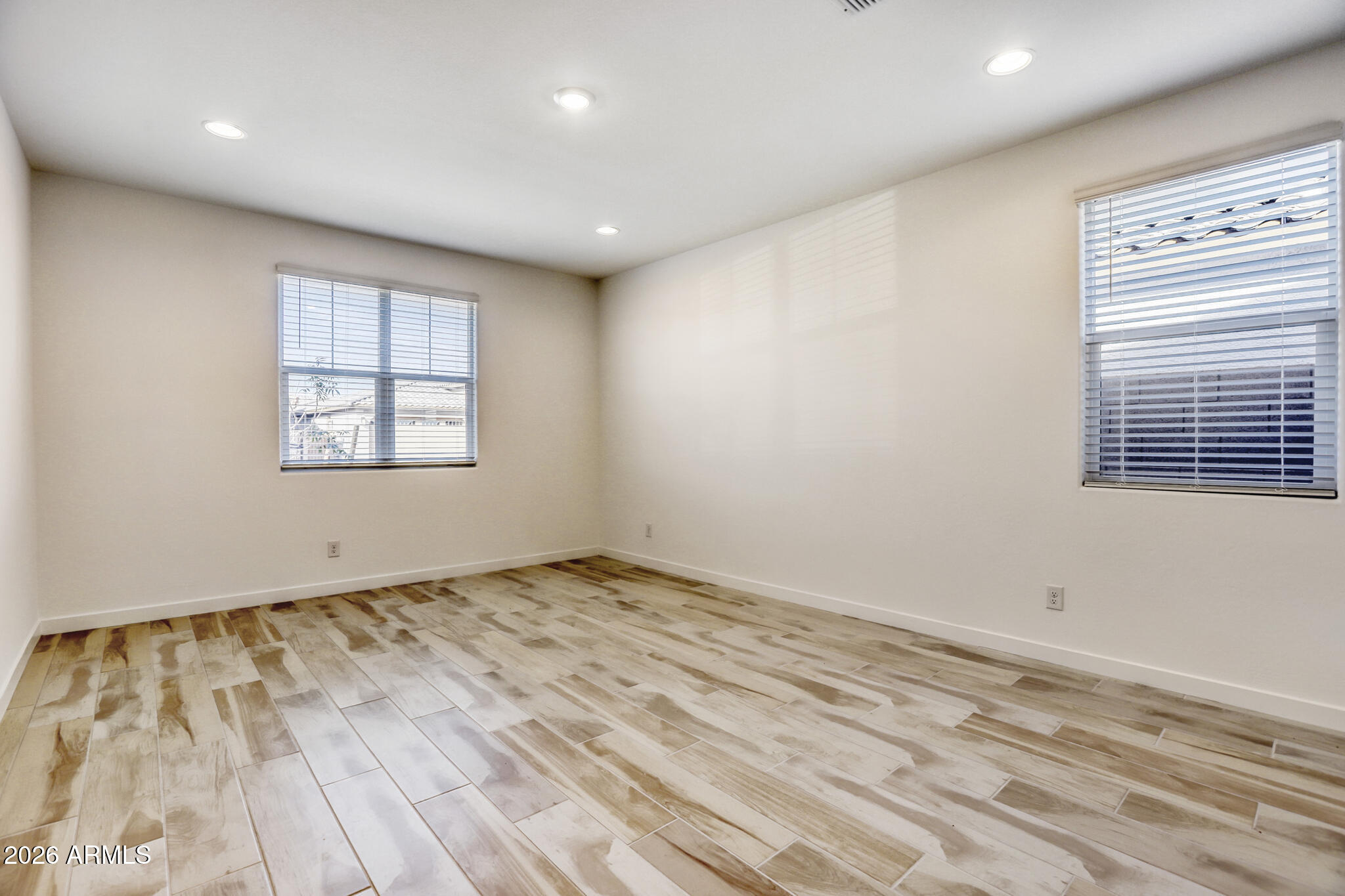 15811 W WINSLOW Avenue