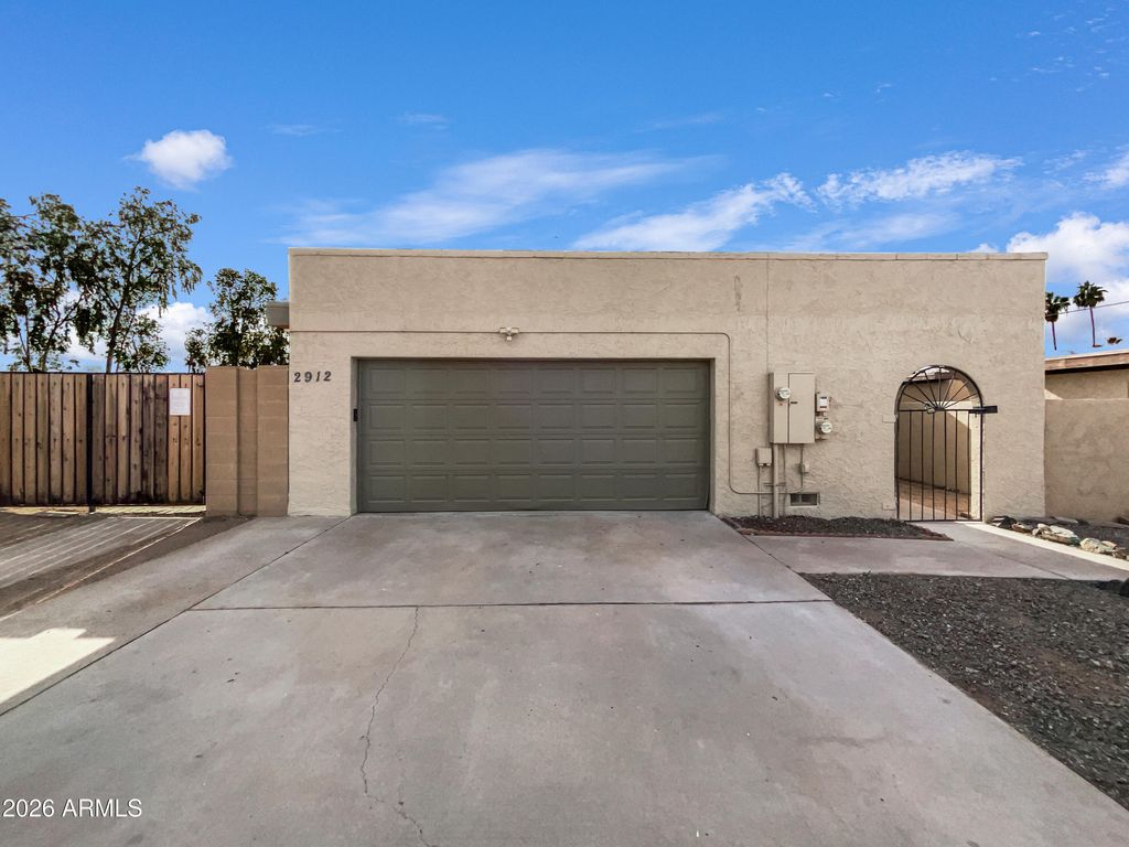 Photo of 2912 S Price Road, Tempe, AZ 85282 (MLS # 6963715)