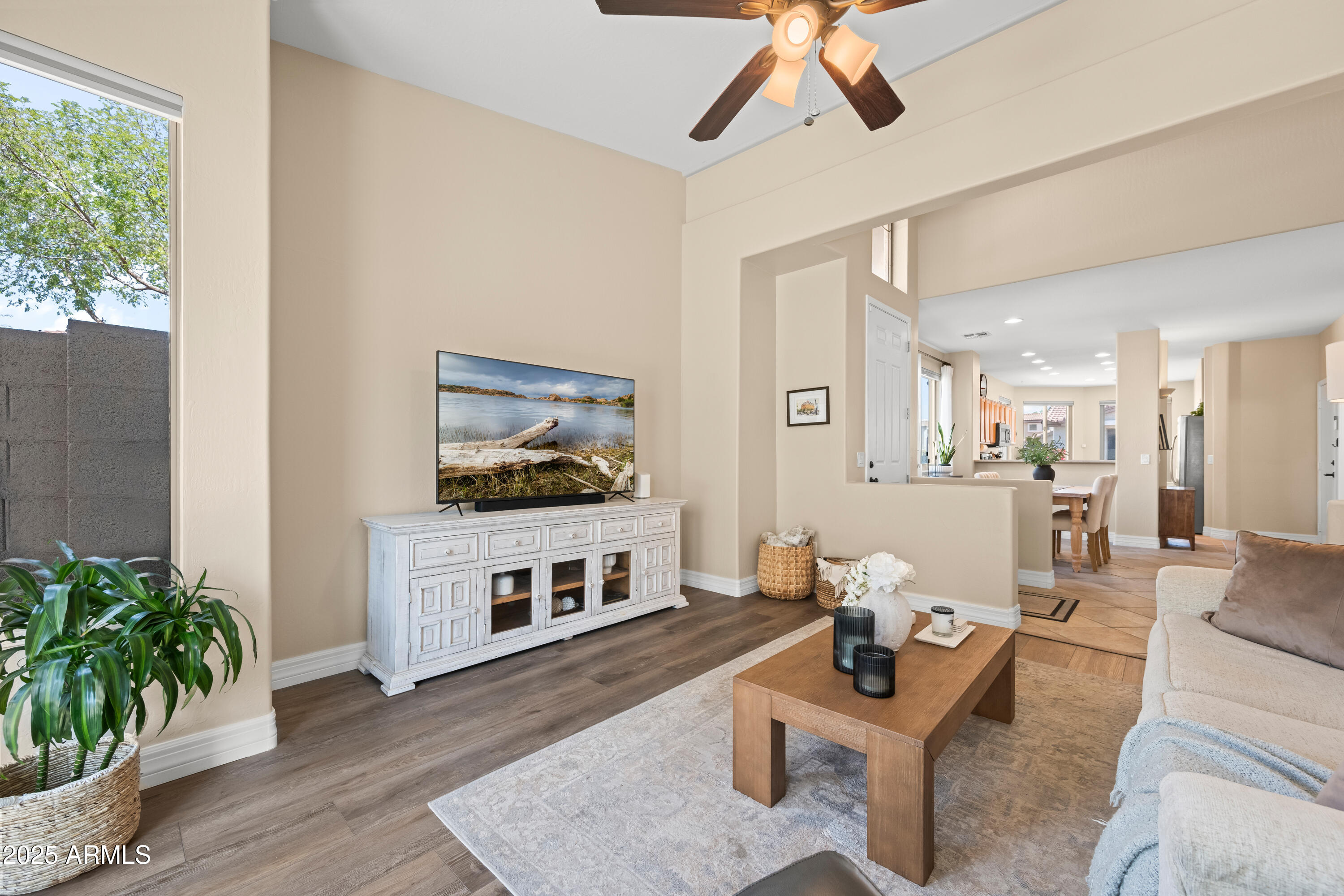 1024 E FRYE Road 1093