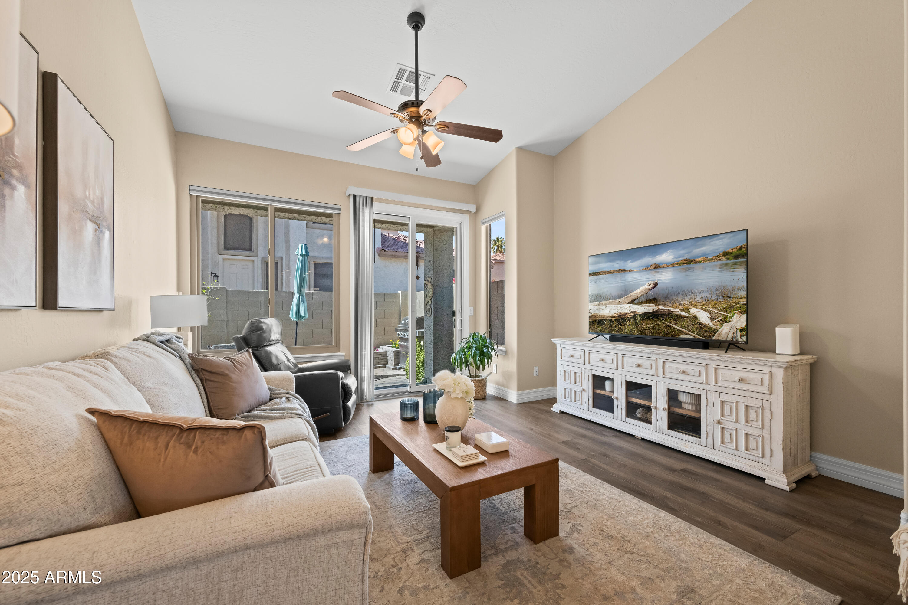 1024 E FRYE Road 1093