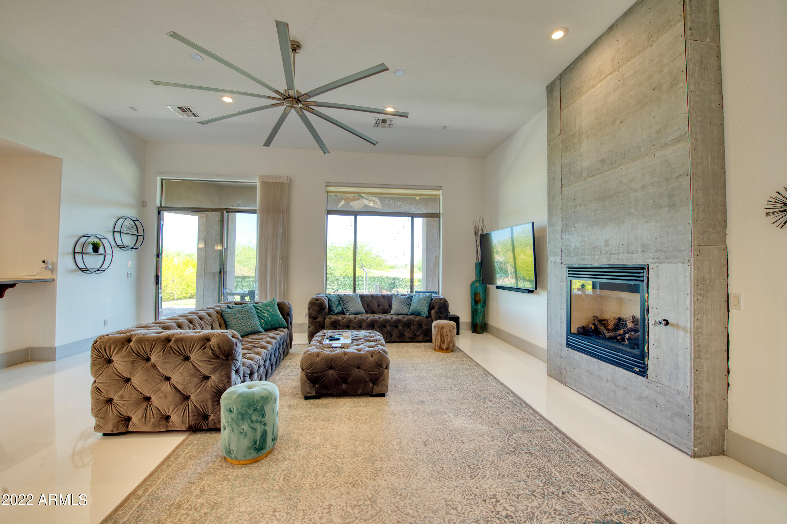 2106 E BETH Drive