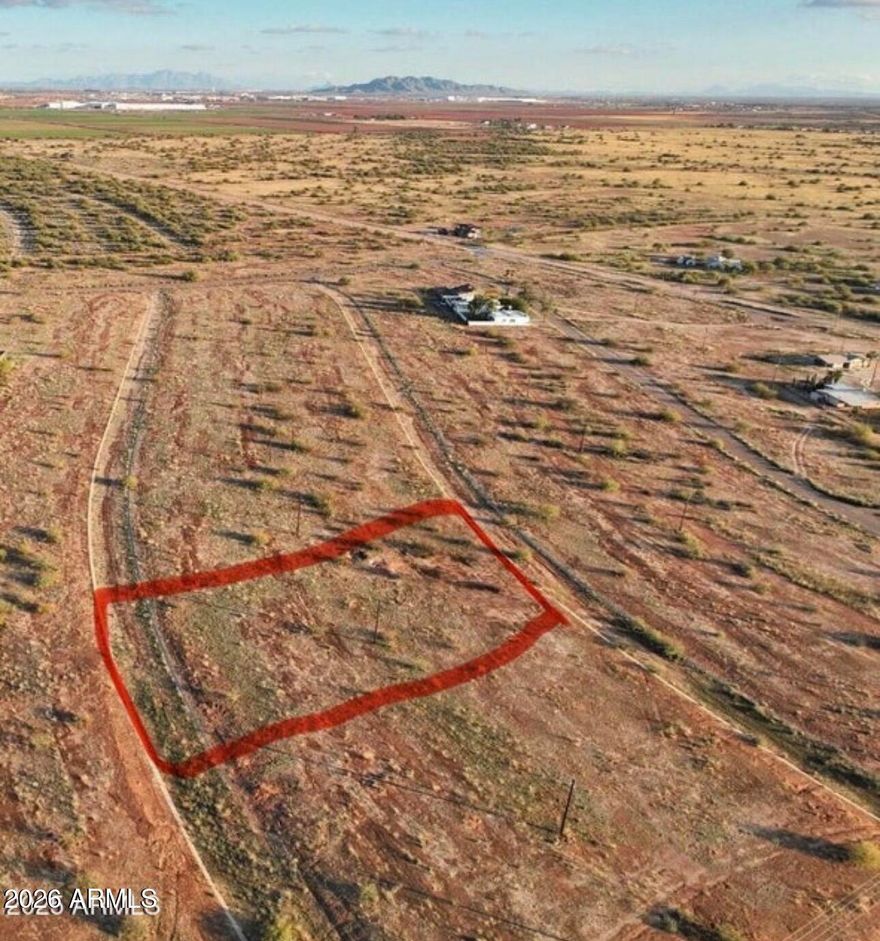 Perfect lot to build your dream home. Close to highway 347.