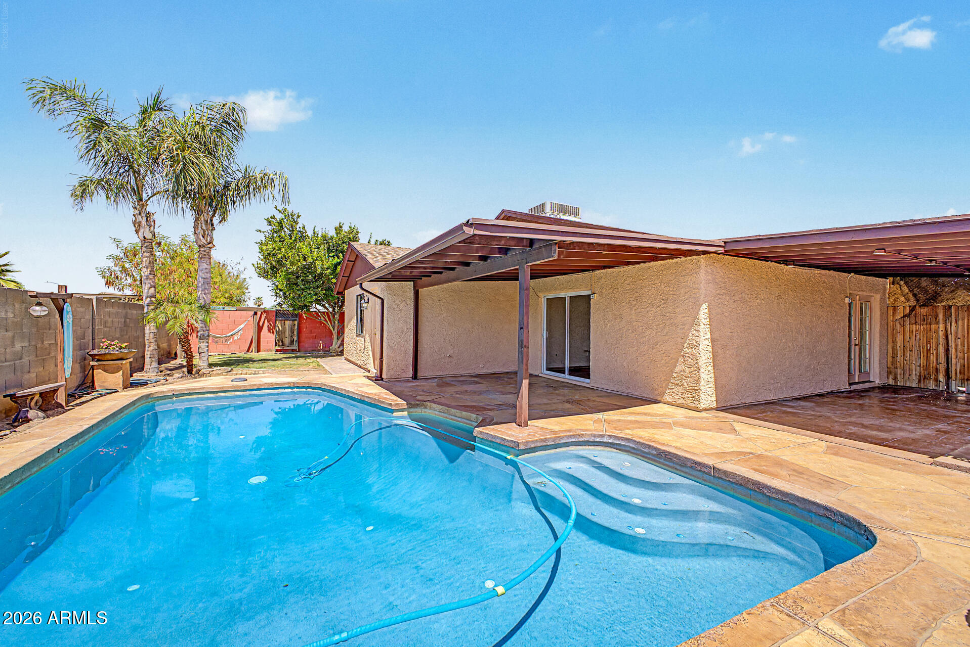 213 E CAMINO ESTRELLA --
