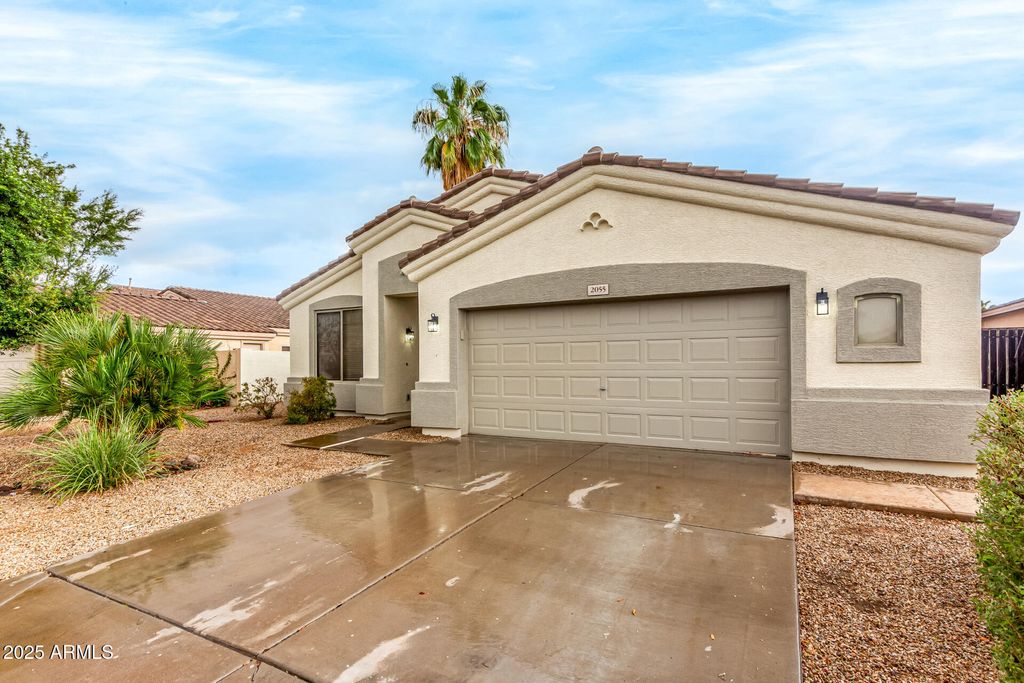 Photo of 2055 E Indian Wells Drive, Chandler, AZ 85249 (MLS # 6925809)
