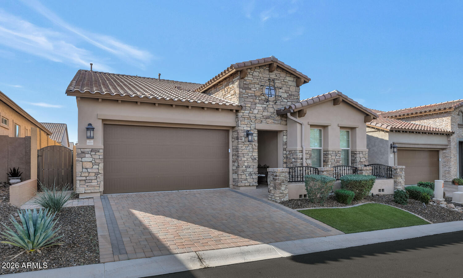 6919 E RUSSELL Street