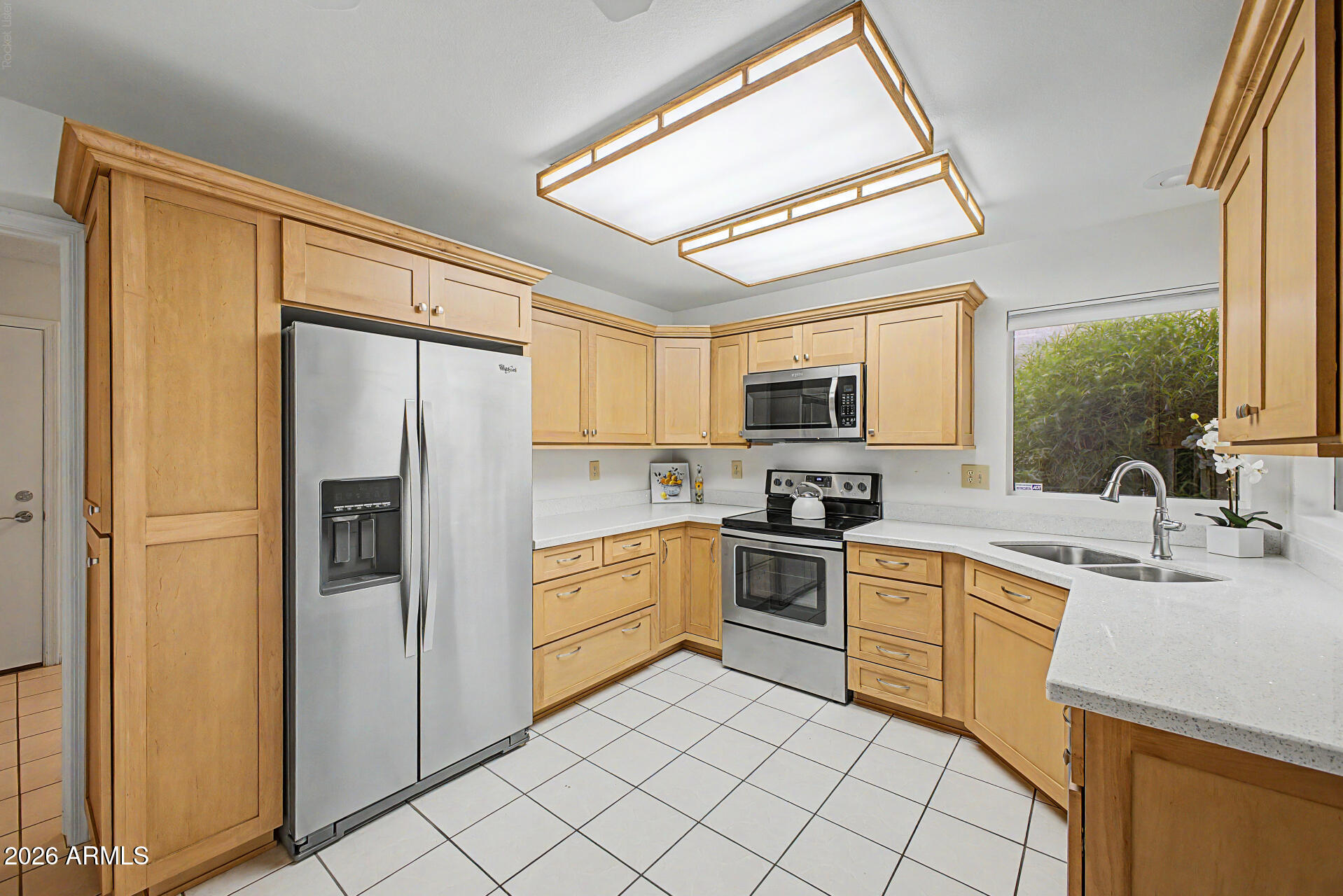 14122 W WHITE ROCK Drive