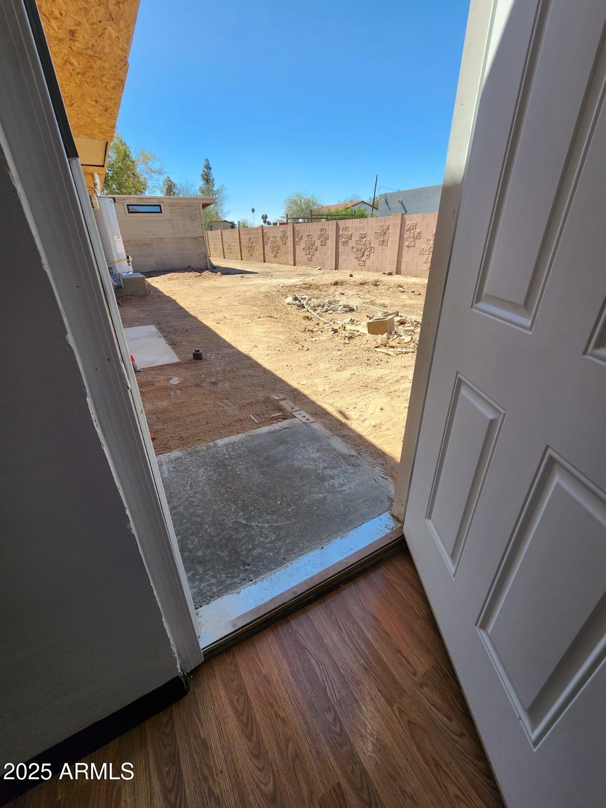 1629 W desert cove Avenue