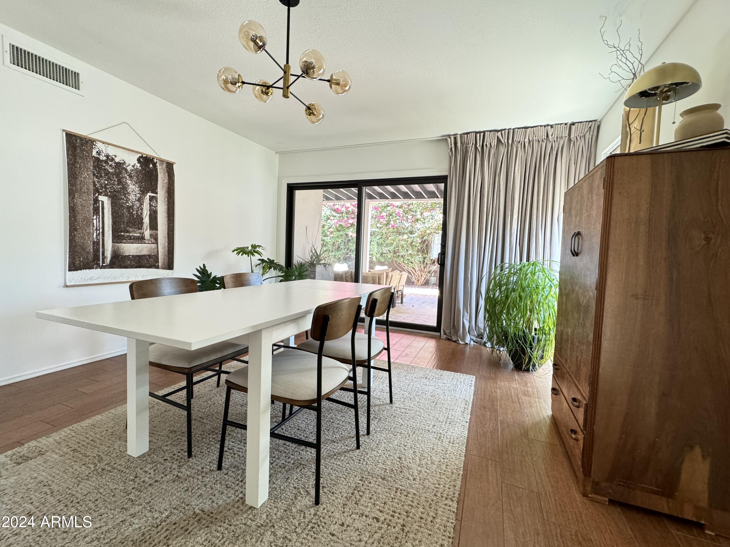 8768 E Vía De Dorado --