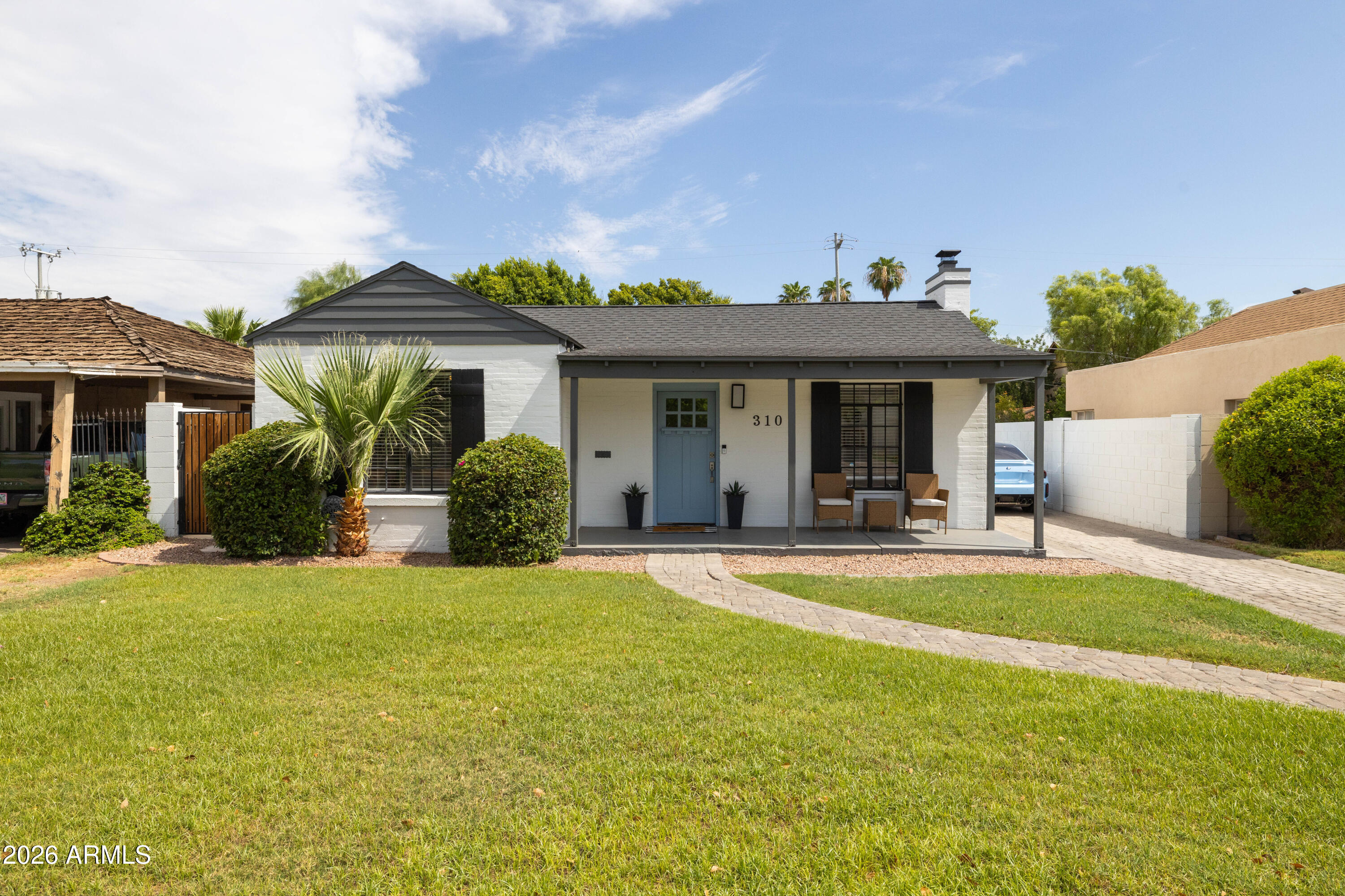 310 W LEWIS Avenue