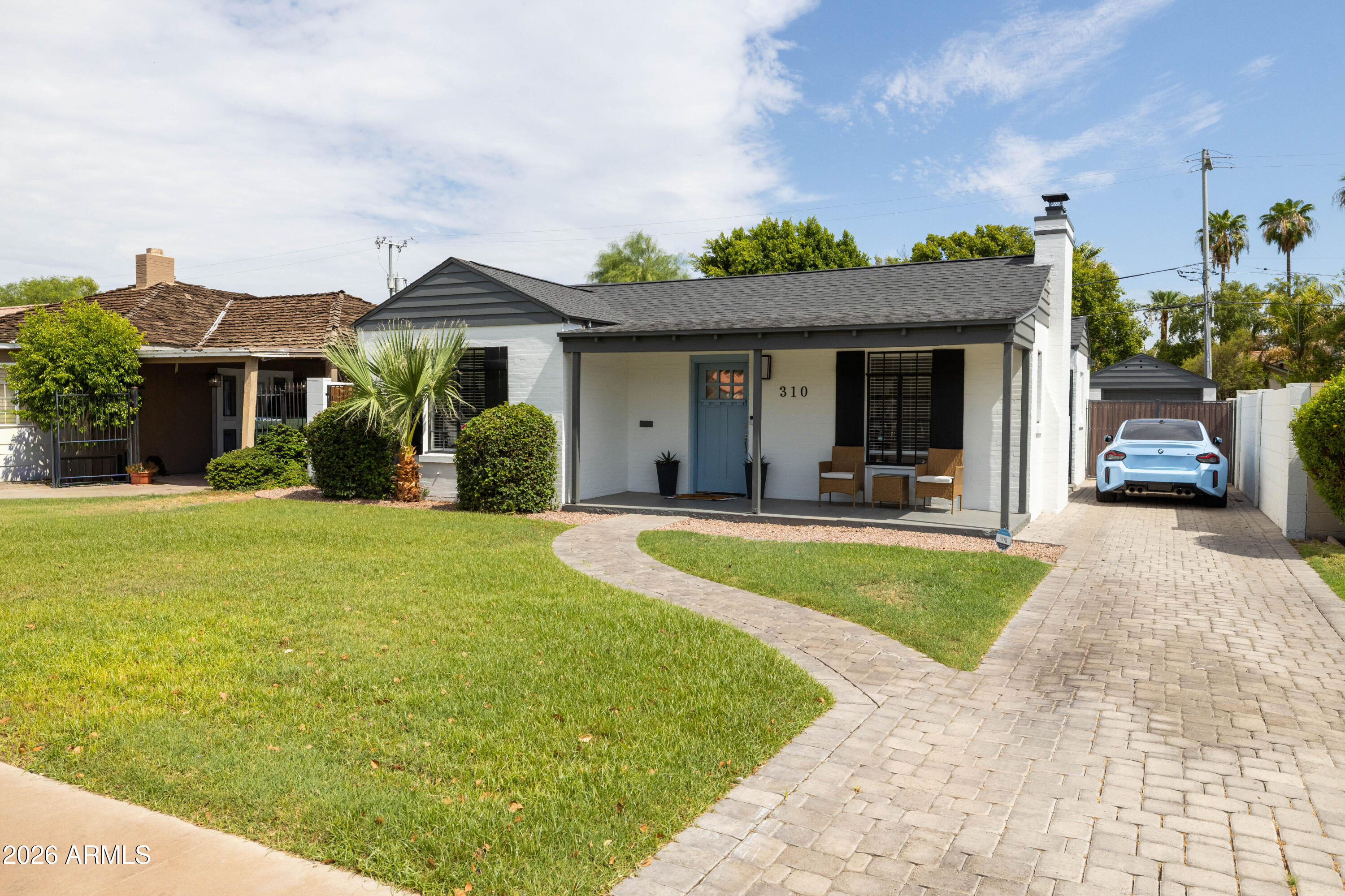 310 W LEWIS Avenue