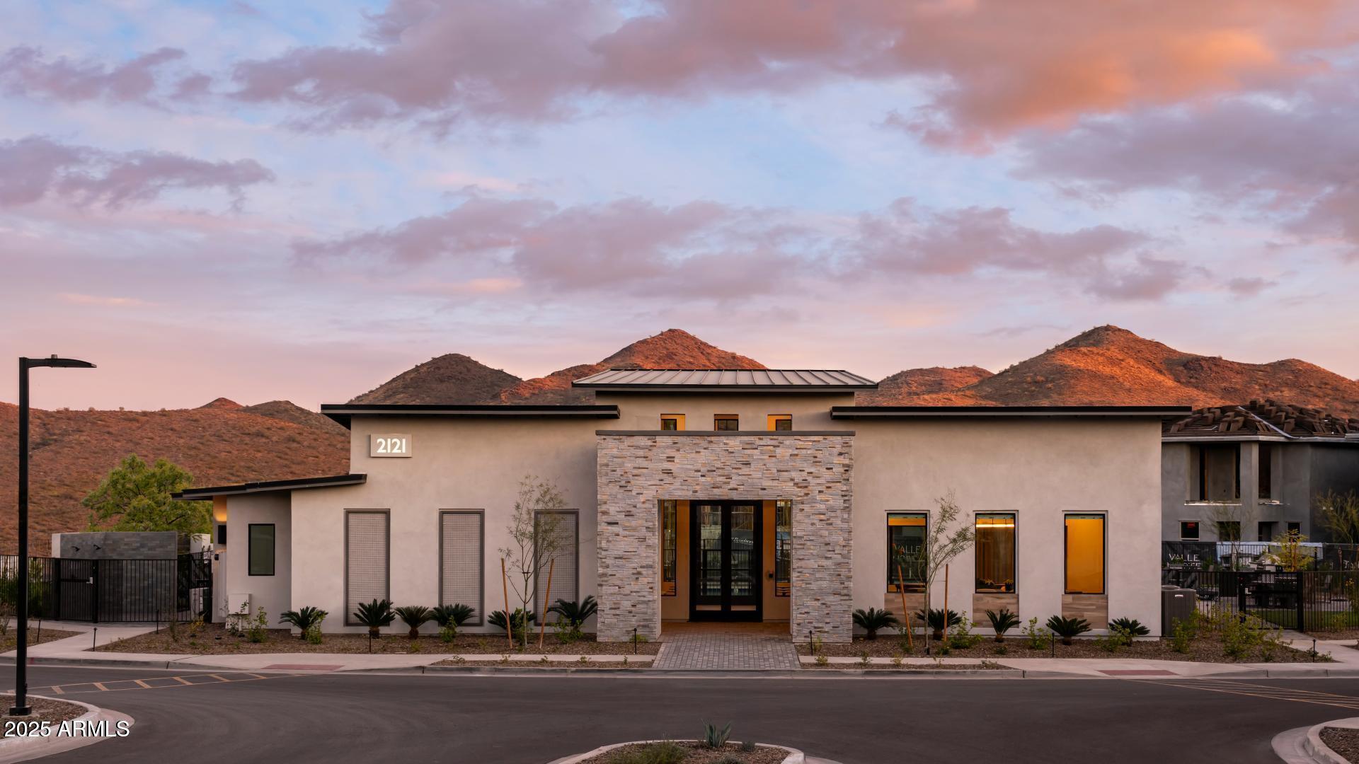 2121 W SONORAN DESERT Drive W 107