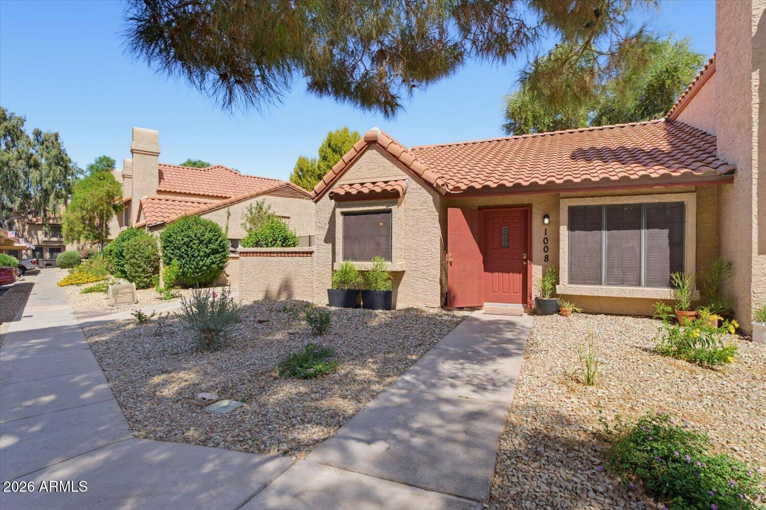 4901 E Kelton Lane 1008
