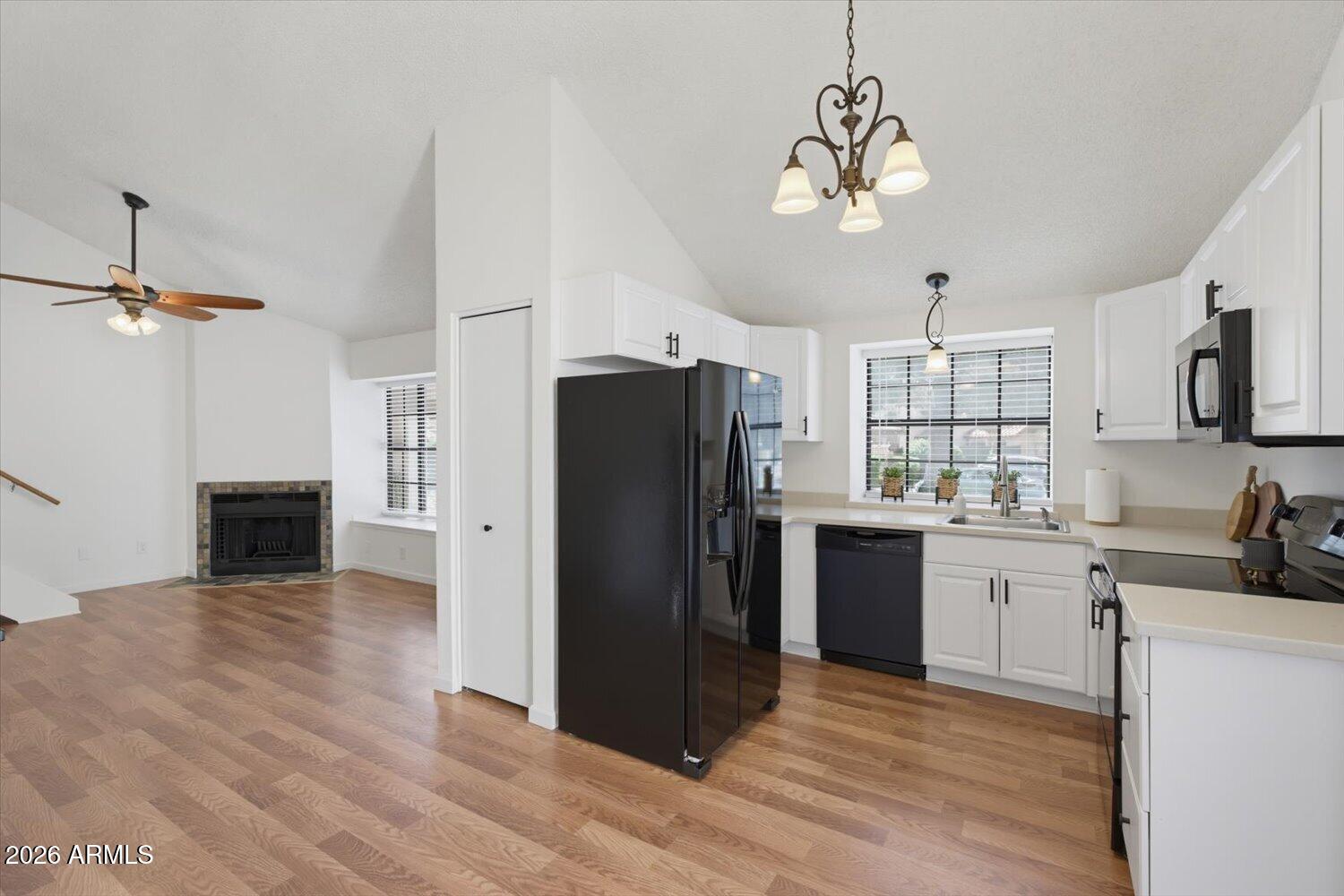 4901 E Kelton Lane 1008