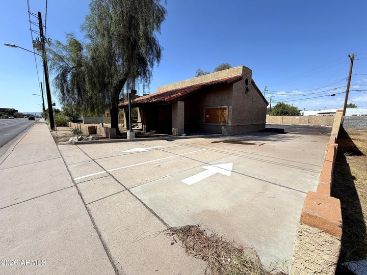 Photo 1 of 20 — 4332 N 24TH Street, Phoenix, AZ 85016